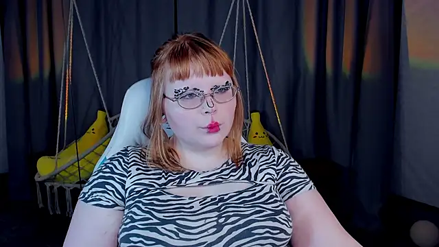 Snapshot of LottieReed chatting on March 2026 06:24:01 PM LottieReed online show from March 2026 06:24:01 PM