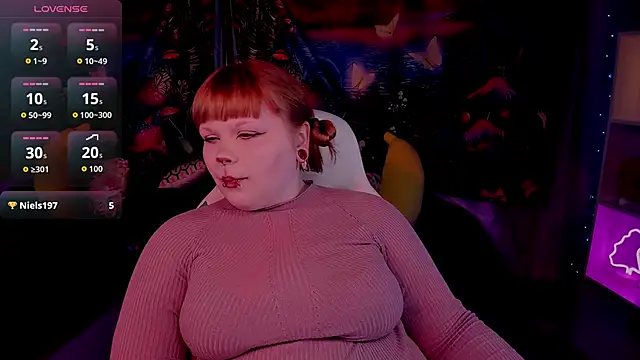 Snapshot of LottieReed chatting on March 2026 04:46:01 PM LottieReed online show from March 2026 04:46:01 PM