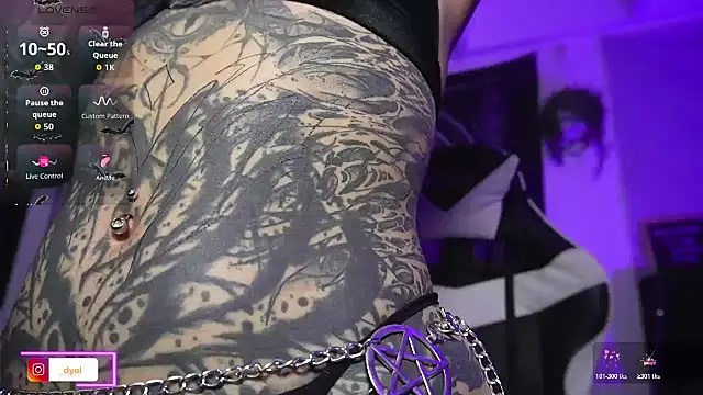 Dalia Vorhees online show from November 2025 01:15:01 AM