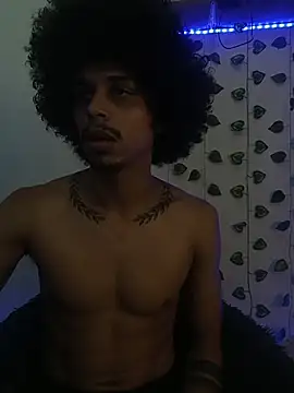 Snapshot of aaron_play chatting on November 2025 01:01:02 PM aaron play online show from November 2025 01:01:02 PM