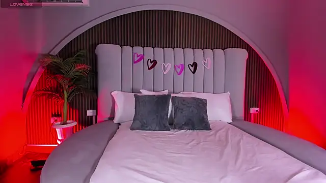 Snapshot of AmyColman_ chatting on February 2026 12:35:01 PM AmyColman online show from February 2026 12:35:01 PM