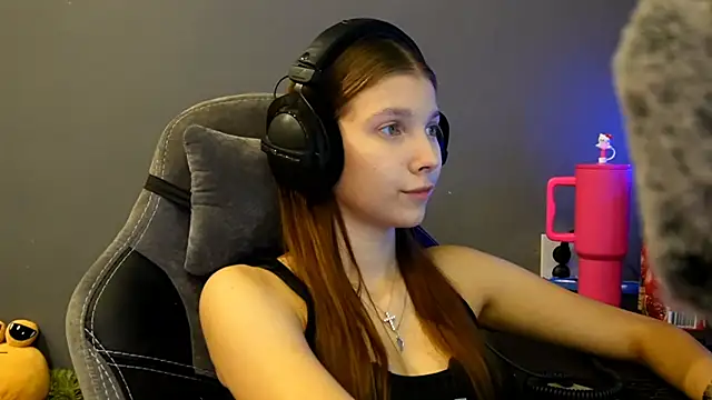 Softixq online show from December 2025 03:19:01 PM