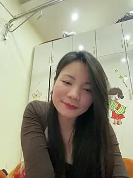 Bee Yellow00 online show from January 2026 06:08:01 AM