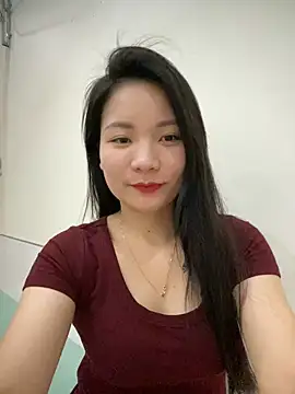 Bee Yellow00 online show from March 2026 04:42:01 AM