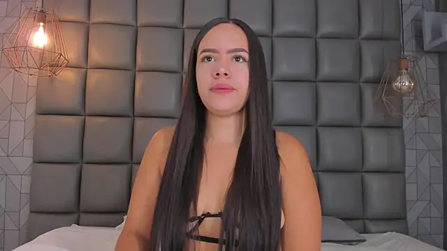 dannavelvet online show from December 2025 01:06:01 PM