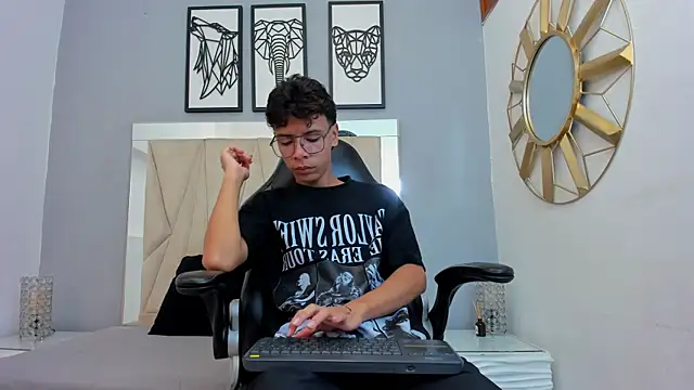 adams bobby online show from December 2025 11:38:02 AM