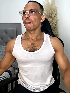 Snapshot of jony_Oconnor chatting on January 2026 12:18:01 PM jony Oconnor online show from January 2026 12:18:01 PM