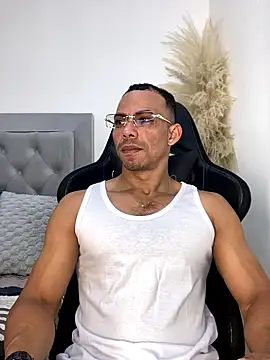 Snapshot of jony_Oconnor chatting on January 2026 12:18:02 PM jony Oconnor online show from January 2026 12:18:02 PM