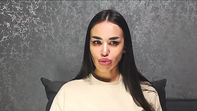 velvetveyraX online show from April 2026 06:30:02 PM