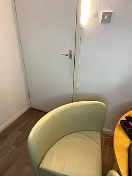 BubblesLovexox online show from December 2025 04:24:02 PM