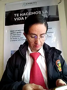 Valentina--1 online show from December 2025 11:48:01 AM