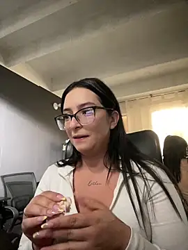 Kloe Novoa online show from January 2026 01:26:02 PM