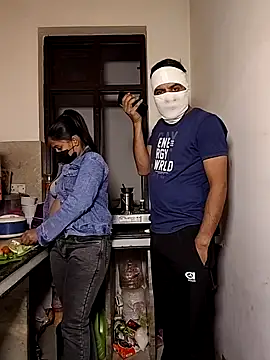 Heena-143 online show from December 2025 02:56:01 PM