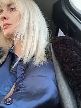 blondegirlx online show from November 2025 02:19:01 PM