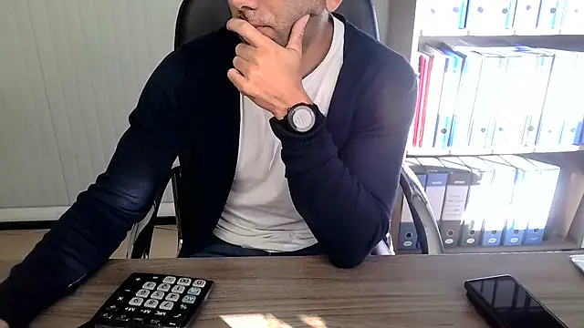 Evasionee online show from November 2025 08:03:02 AM