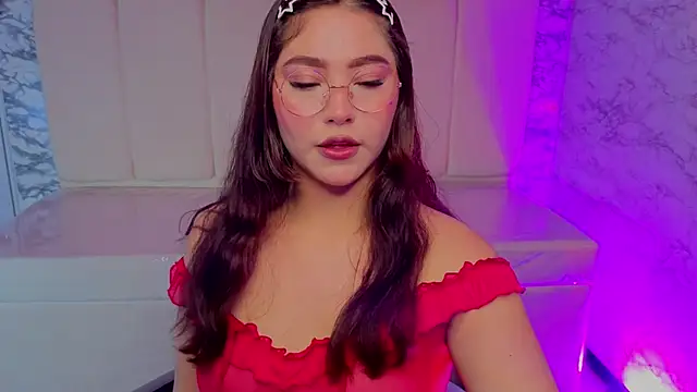 Snapshot of Afrodita_Wild_v chatting on May 2026 01:19:01 PM Afrodita Wild v online show from May 2026 01:19:01 PM
