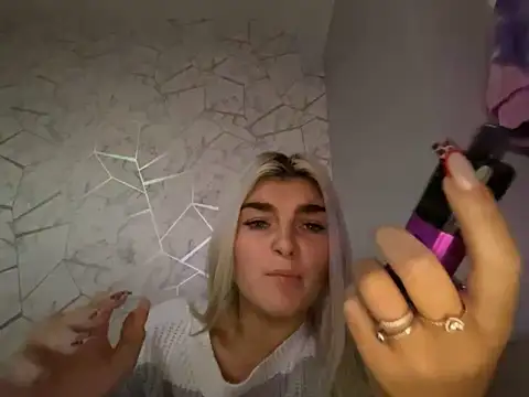 Snapshot of rosie-hipstergal chatting on November 2025 11:48:01 PM rosie-hipstergal online show from November 2025 11:48:01 PM