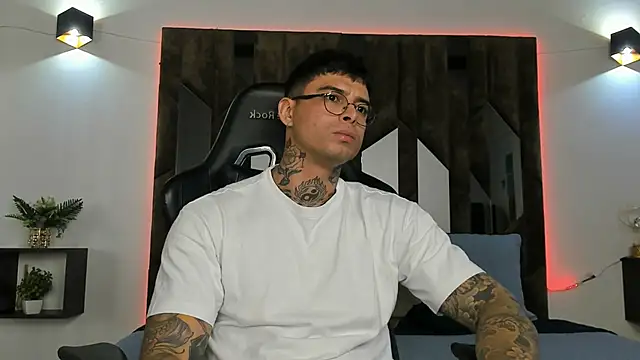 MATEO DILUCA online show from January 2026 09:09:02 PM