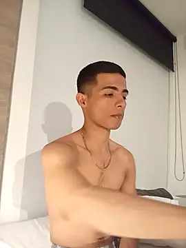 Snapshot of El-jhon chatting on November 2025 02:43:01 AM El-jhon online show from November 2025 02:43:01 AM