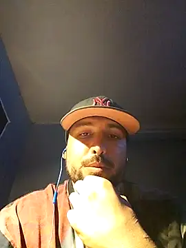 Snapshot of Emeromeo chatting on October 2025 06:06:02 AM Emeromeo online show from October 2025 06:06:02 AM