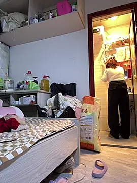 Snapshot of Zuzu-6 chatting on February 2026 05:48:02 AM Zuzu-6 online show from February 2026 05:48:02 AM