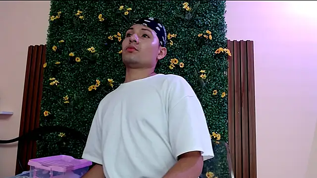 Snapshot of angel666smit chatting on November 2025 06:21:01 PM angel666smit online show from November 2025 06:21:01 PM