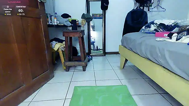 Snapshot of eleganceafterdark chatting on February 2026 12:40:02 AM eleganceafterdark online show from February 2026 12:40:02 AM