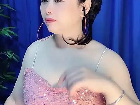 yaoyao22678 online show from November 2025 02:01:02 AM