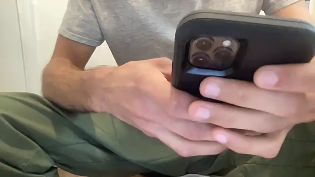 Snapshot of 10ThickInches chatting on October 2025 03:05:02 PM 10ThickInches online show from October 2025 03:05:02 PM