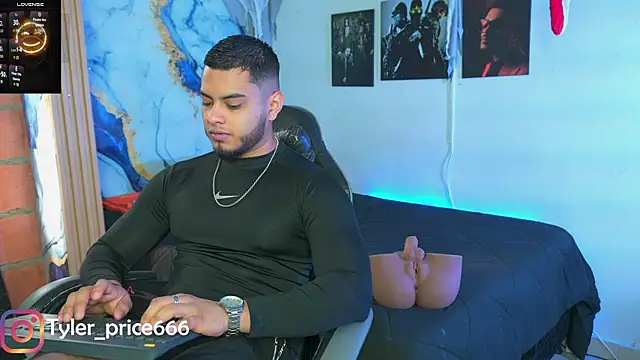 Tiler wolker online show from November 2025 12:31:02 PM