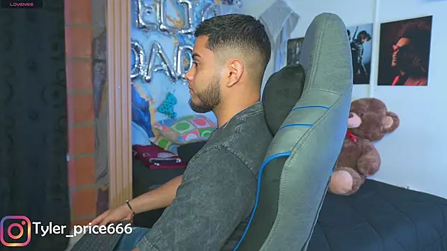 Tiler wolker online show from January 2026 02:14:01 AM