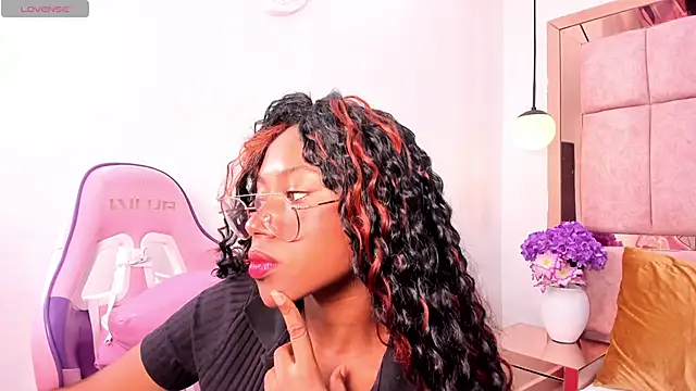 Snapshot of violeta_ruizz chatting on January 2026 05:26:02 PM violeta ruizz online show from January 2026 05:26:02 PM