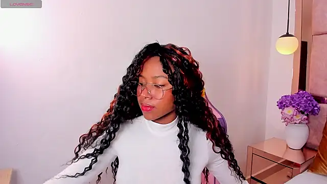 Snapshot of violeta_ruizz chatting on January 2026 01:35:01 PM violeta ruizz online show from January 2026 01:35:01 PM