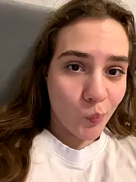 blooomis online show from November 2025 12:05:01 AM