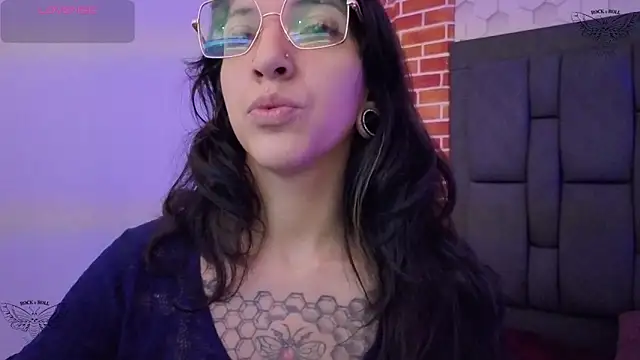 ghostwomaan online show from February 2026 11:43:02 AM