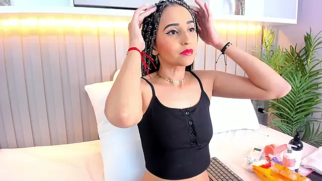 violett rabbit  online show from November 2025 08:42:02 PM