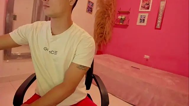 elmasmas01 online show from November 2025 11:49:02 PM