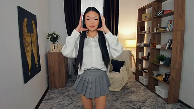 Snapshot of OnieClose chatting on November 2025 07:52:02 AM OnieClose online show from November 2025 07:52:02 AM