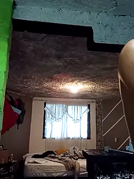 SkinniYamo online show from March 2026 03:45:01 PM