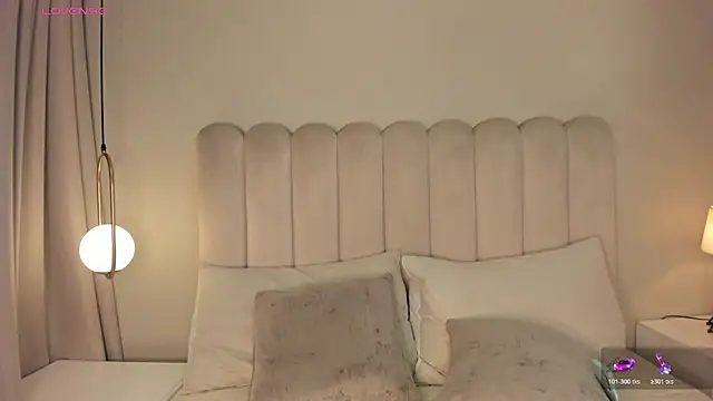 Melanie hillz online show from March 2026 07:48:01 PM