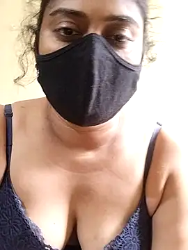 Snapshot of girl999 chatting on November 2025 09:44:02 AM girl999 online show from November 2025 09:44:02 AM