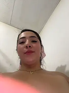 Hannahpradaa  online show from November 2025 12:21:01 AM