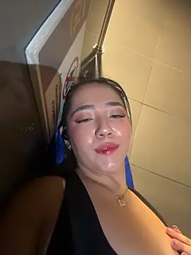 Hannahpradaa  online show from November 2025 12:33:01 AM