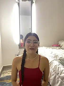 Snapshot of Aamelia chatting on November 2025 09:50:02 PM Aamelia online show from November 2025 09:50:02 PM