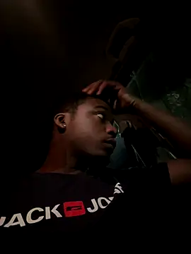 negrinho5 online show from November 2025 08:43:02 PM