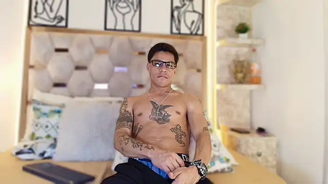 Andrew Haalls online show from November 2025 08:45:01 PM