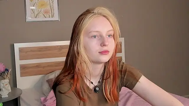 Snapshot of AngelWisee chatting on June 2026 03:11:02 AM AngelWisee online show from June 2026 03:11:02 AM