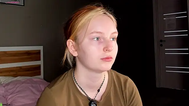 Snapshot of AngelWisee chatting on July 2026 03:11:02 AM AngelWisee online show from July 2026 03:11:02 AM