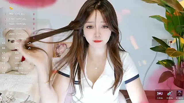 Snapshot of Yiluo95 chatting on June 2026 05:11:02 PM Yiluo95 online show from June 2026 05:11:02 PM