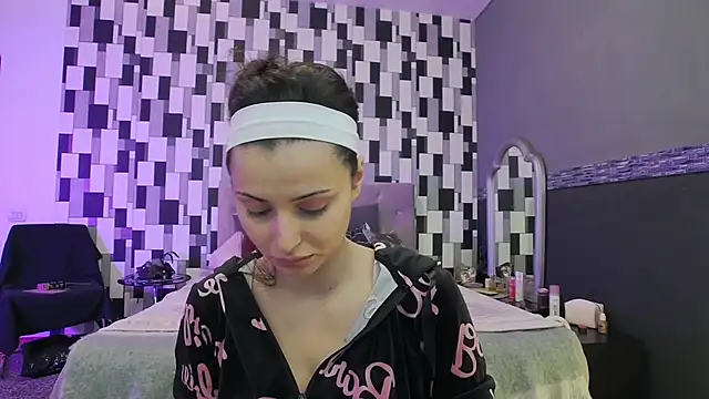 venusinylons online show from November 2025 12:40:01 PM